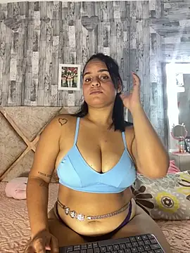 Snapshot of Violetrousse chatting on May 8, 2026, 6:57 pm Violetrousse online show from May 8, 2026, 6:57 pm