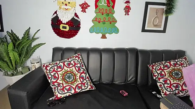 Mia petite01 online show from December 21, 2025, 10:39 pm