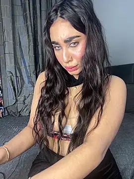 Snapshot of Meryem_Queen chatting on March 6, 2026, 10:50 pm Meryem Queen online show from March 6, 2026, 10:50 pm