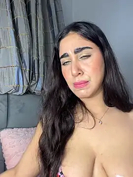 Snapshot of Meryem_Queen chatting on March 15, 2026, 9:32 pm Meryem Queen online show from March 15, 2026, 9:32 pm