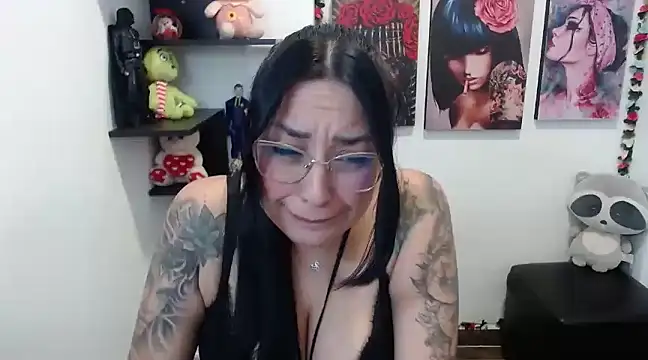 angellove90 online show from February 4, 2025, 9:52 pm