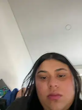 alissonfernandez  online show from February 7, 2025, 1:43 pm