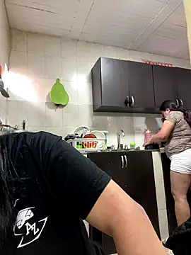 alissonfernandez  online show from September 14, 2025, 9:03 pm