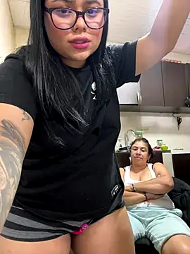 alissonfernandez  online show from October 4, 2025, 8:51 pm