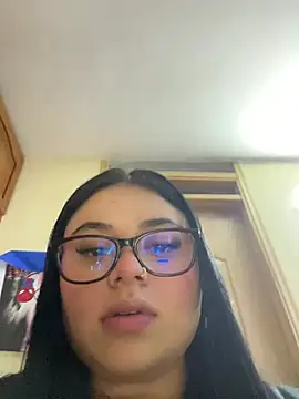 alissonfernandez  online show from February 13, 2026, 11:12 pm