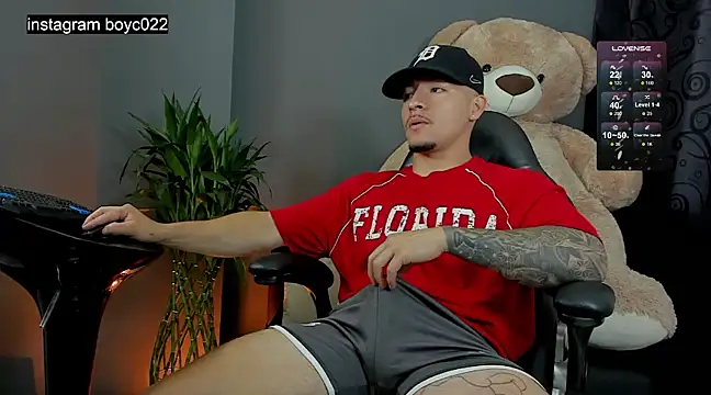 boyc022  online show from March 6, 2025, 10:26 pm