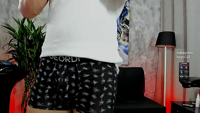 boyc022  online show from September 13, 2025, 2:55 am