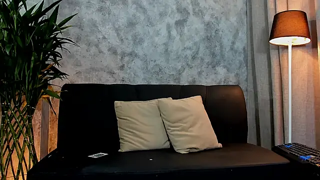 boyc022  online show from October 18, 2025, 2:25 am