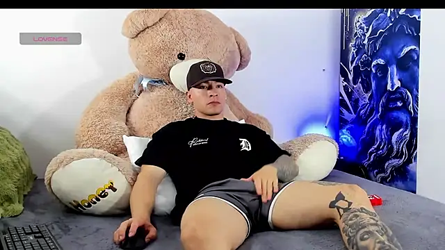 boyc022  online show from January 18, 2026, 11:19 pm