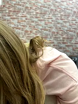  AngelMoon  online show from December 19, 2025, 3:57 am