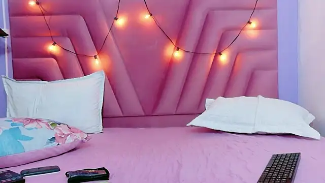 hornybarelylegalgirl online show from April 11, 2026, 12:31 pm