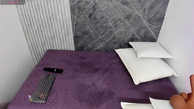 Dahiana gomez18 online show from February 18, 2025, 2:49 pm