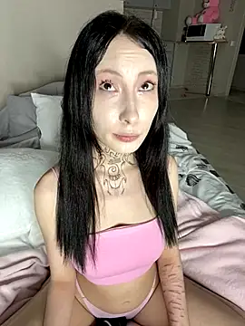 Snapshot of your_Roxy chatting on December 8, 2024, 2:52 pm your Roxy online show from December 8, 2024, 2:52 pm