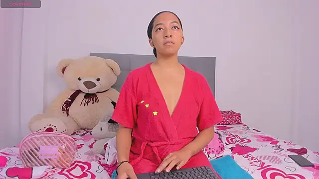 NAHOMI MILLER online show from January 4, 2025, 10:13 pm