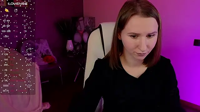 AliceBYKiss online show from November 8, 2025, 6:40 pm