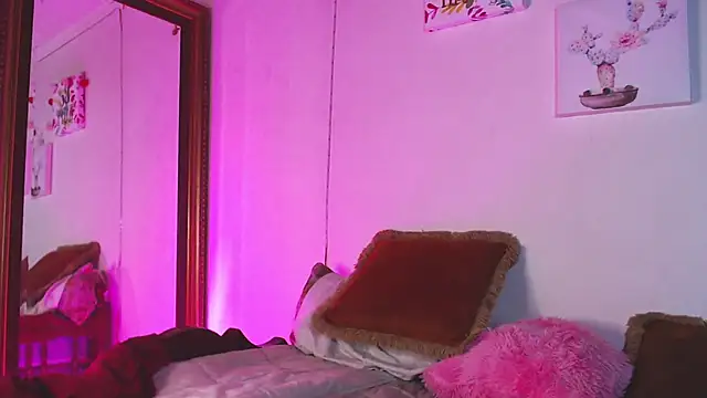 Alice Foster  online show from October 8, 2025, 10:07 pm