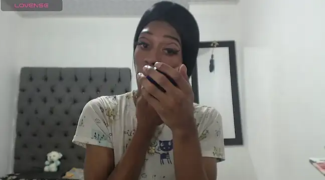 lucianadolll online show from March 7, 2025, 7:49 pm