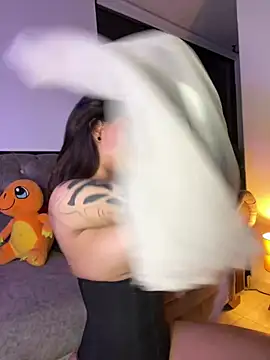 alessia iris19 online show from February 6, 2025, 3:27 am