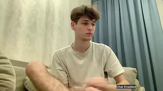 Snapshot of cutie_guys chatting on December 4, 2024, 4:16 pm cutie guys online show from December 4, 2024, 4:16 pm