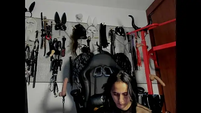Snapshot of Evil_sammy chatting on June 4, 2026, 8:59 pm Evil sammy online show from June 4, 2026, 8:59 pm