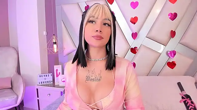 MadissonRey online show from March 4, 2026, 1:17 pm