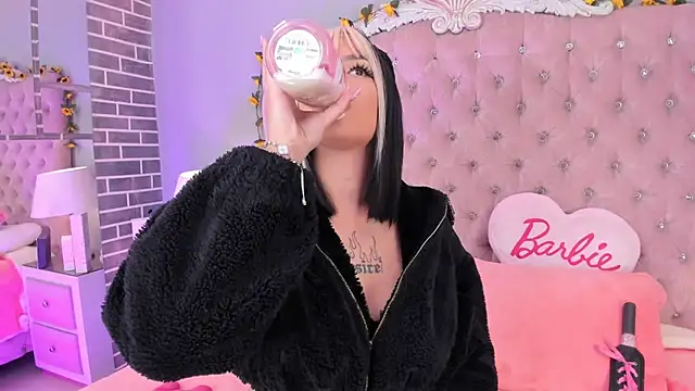 MadissonRey online show from March 19, 2026, 1:04 pm