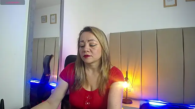 Lupiita223 online show from March 10, 2025, 12:59 pm