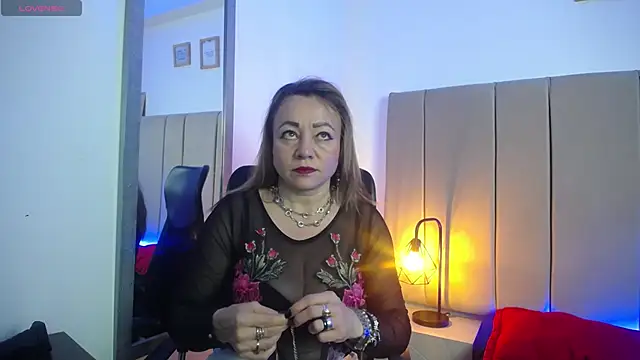 Lupiita223 online show from March 11, 2025, 12:39 pm