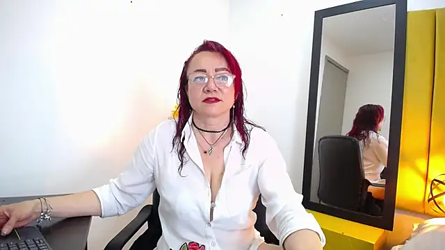 Lupiita223 online show from November 8, 2025, 1:00 pm