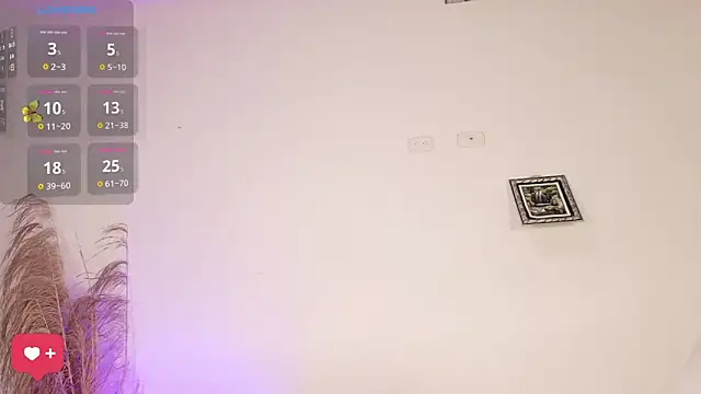 ViolettBrowns online show from December 2, 2024, 1:46 pm