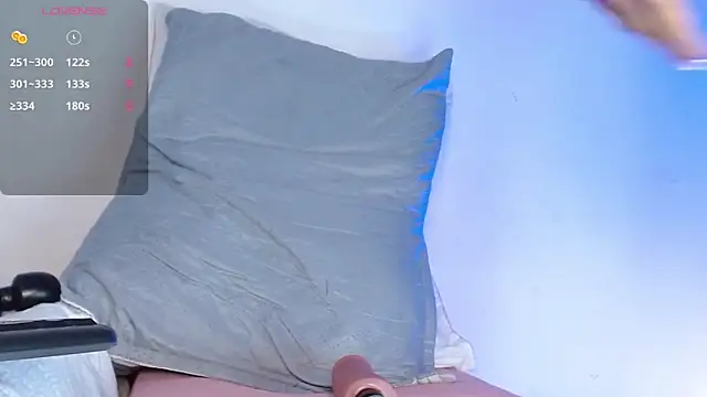 ViolettBrowns online show from September 25, 2025, 12:53 pm