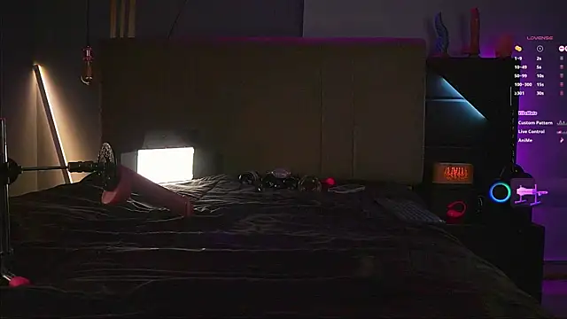 samuel boy tatoo online show from November 29, 2025, 5:32 am