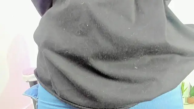 Theia moon online show from March 4, 2025, 12:33 pm