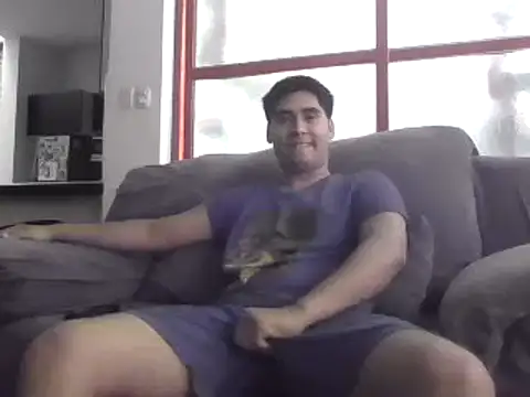 estudiante69 online show from December 5, 2024, 6:00 pm