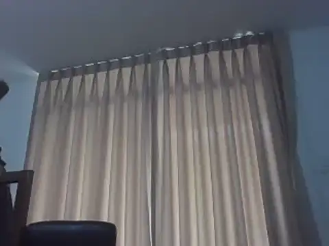 estudiante69 online show from December 7, 2024, 9:44 pm