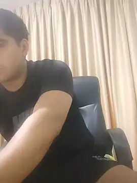 estudiante69 online show from December 12, 2024, 3:21 am