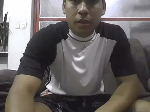 estudiante69 online show from January 22, 2025, 11:53 pm