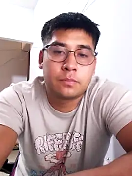 estudiante69 online show from February 17, 2026, 4:35 pm