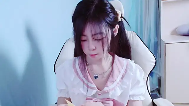 xiyao1314 online show from October 31, 2025, 3:29 am