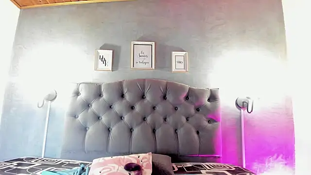 MeridaLane online show from September 29, 2025, 1:33 am