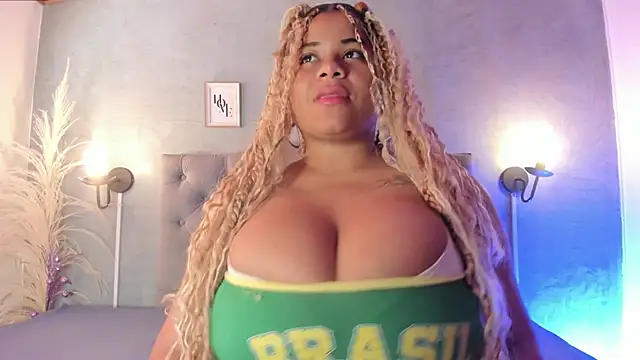 MeridaLane online show from November 25, 2025, 1:11 pm