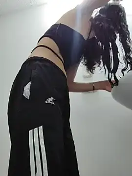 Queenjenn   online show from June 12, 2026, 7:02 pm