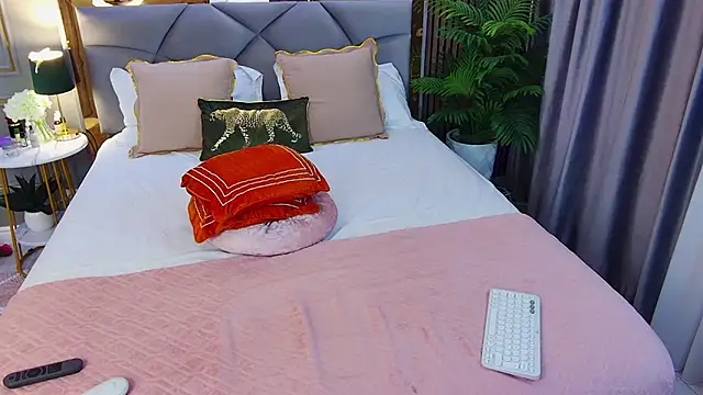 AvaCristal online show from February 11, 2026, 9:31 pm