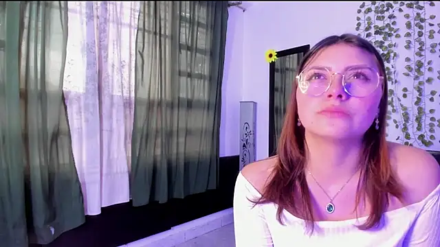 Noellesable online show from December 21, 2024, 5:51 pm