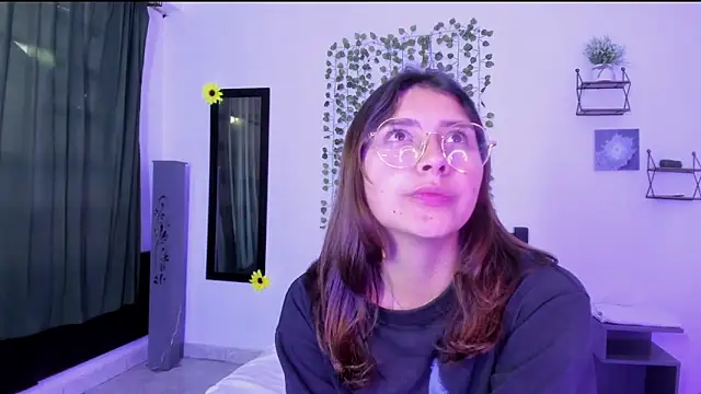 Noellesable online show from December 24, 2024, 11:28 am