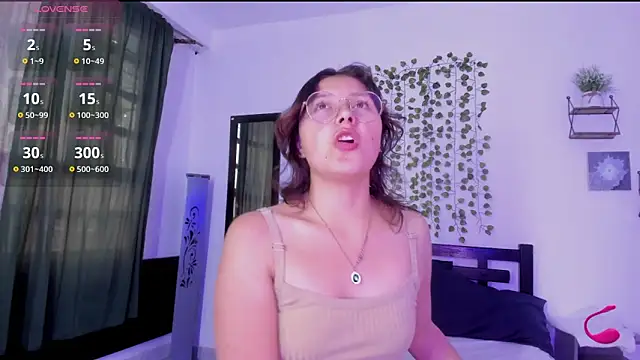 Noellesable online show from February 7, 2025, 5:40 pm