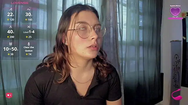 Noellesable online show from October 15, 2025, 7:03 pm