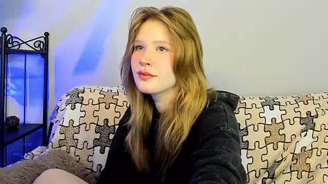 EvaStevs online show from January 18, 2025, 11:44 pm