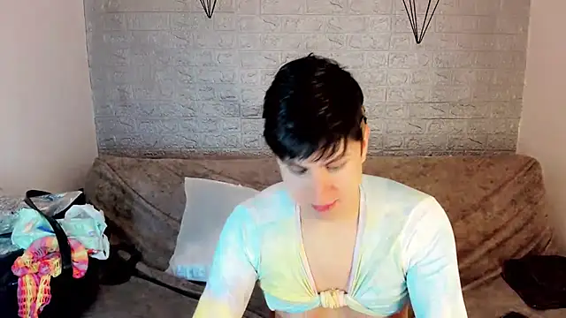 Snapshot of Oxana-Novikov chatting on May 19, 2026, 11:22 pm Oxana-Novikov online show from May 19, 2026, 11:22 pm