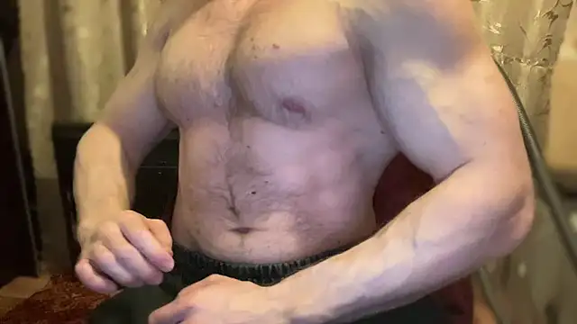 Snapshot of Mrbiceps23 chatting on March 16, 2026, 8:46 pm Mrbiceps23 online show from March 16, 2026, 8:46 pm